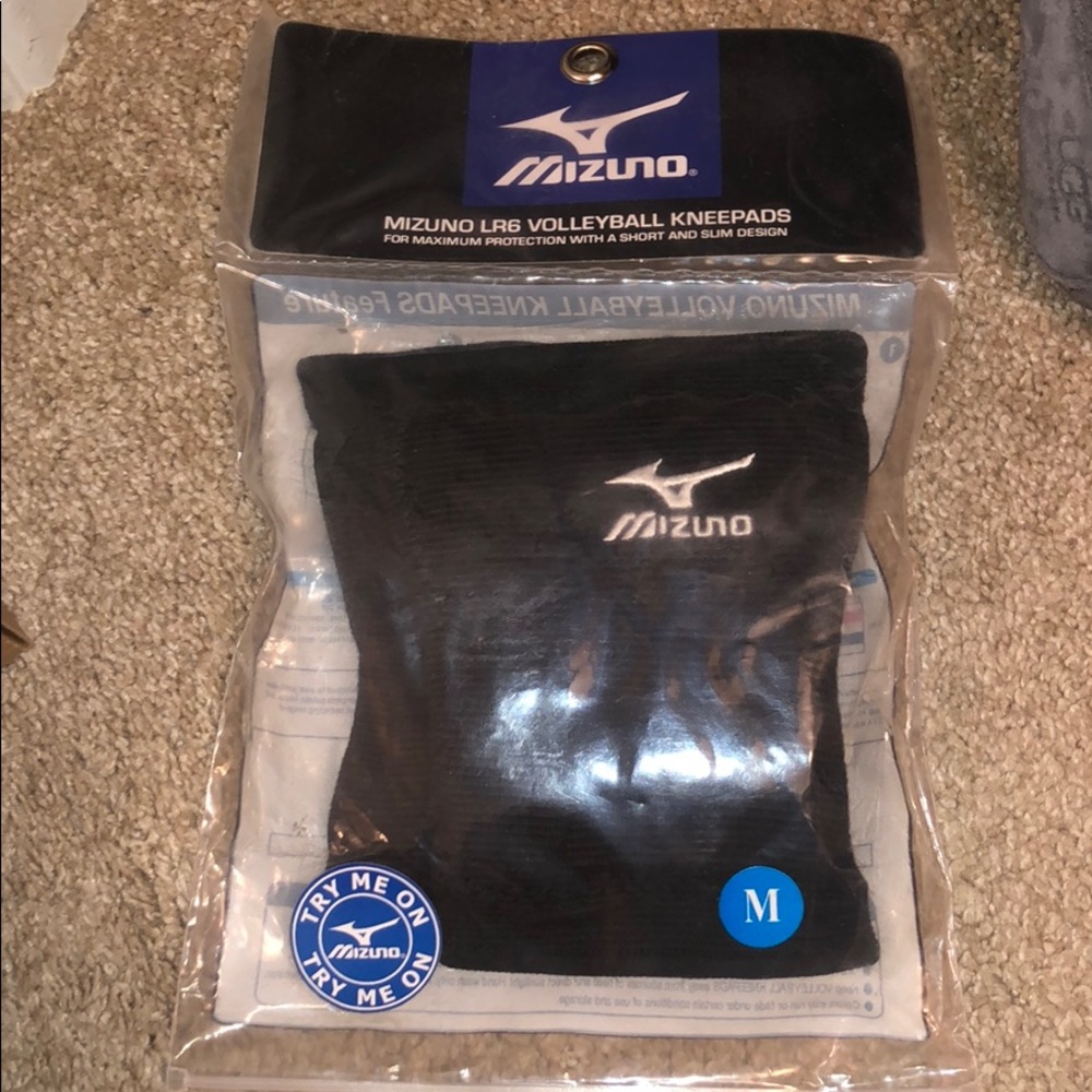 Mizuno volleyball kneepads (never worn)